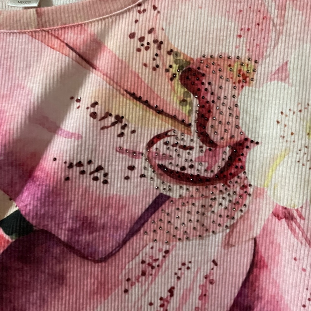 Women 2X Beautiful Floral Sparkly T-Shirt Blouse- 25 inches from pit to pit and - Picture 6 of 6